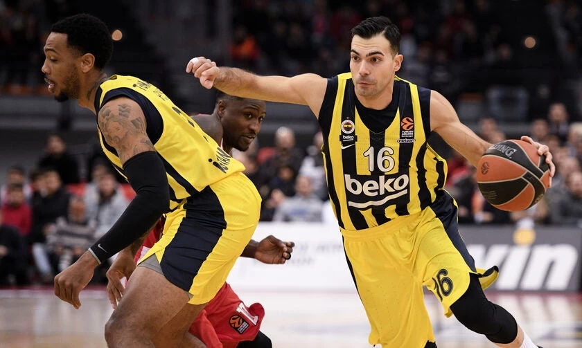 Ήττα του Ολυμπιακού από τη Φενέρ: Σλούκας και Ντε Κολό «χάλασαν» τη βραδιά του Σπανούλη